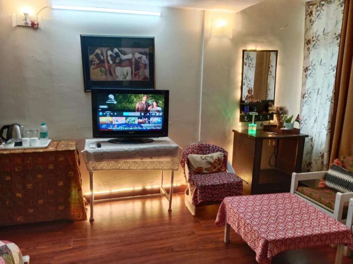 Awasthi Kozi Stays B&B - Closest To Vfs Νέο Δελχί Εξωτερικό φωτογραφία